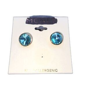 Monet NWT‎ Blue Jeweled Round Gold Tone Stud Earrings
